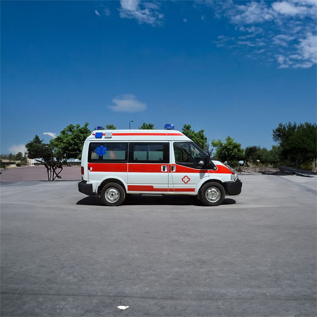 福州私人救护车租赁费用