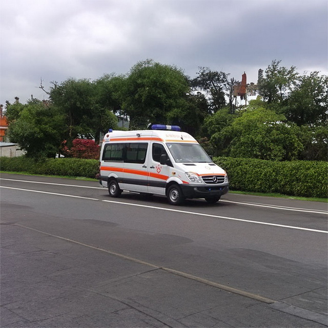 福州私人救护车租赁联系电话